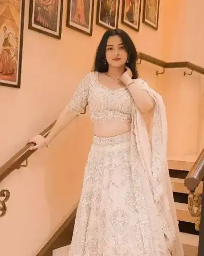 Escort Mangan